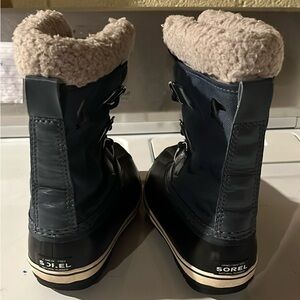 Sorel kids size 1 boots.
